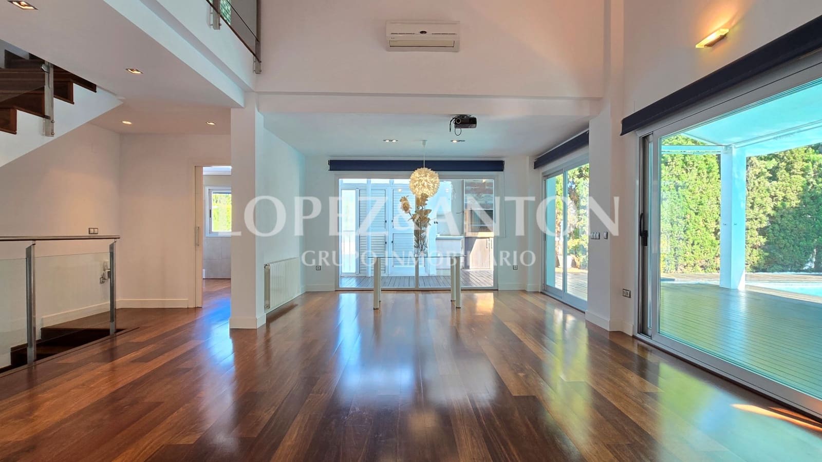 6 soveværelse Villa til salg i Paterna med swimmingpool garage - € 1.000.000 (Ref: 9164045)