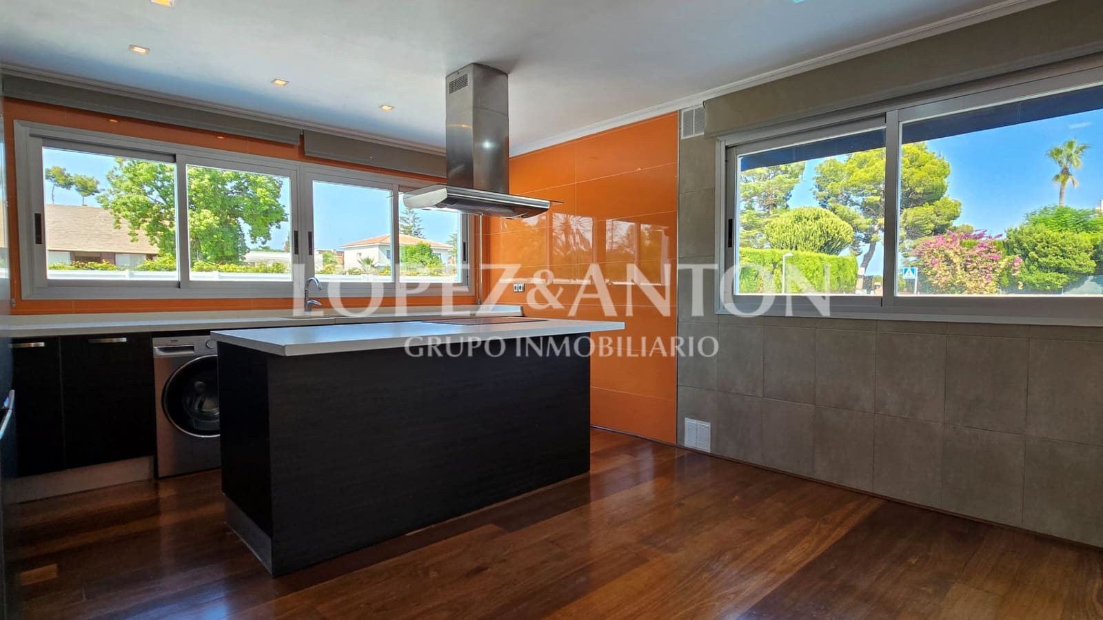 6 soveværelse Villa til salg i Paterna med swimmingpool garage - € 1.000.000 (Ref: 9164045)