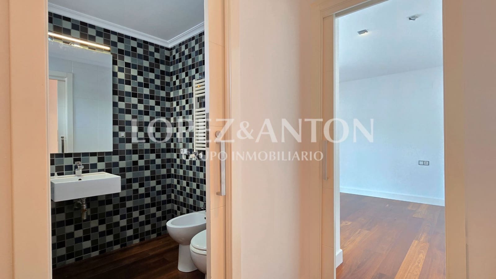 6 soveværelse Villa til salg i Paterna med swimmingpool garage - € 1.000.000 (Ref: 9164045)