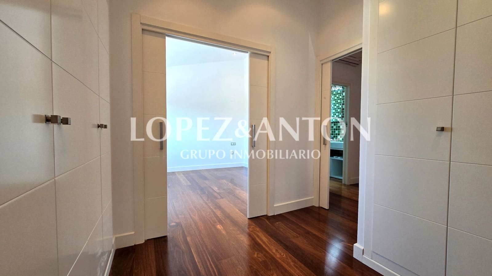 6 soveværelse Villa til salg i Paterna med swimmingpool garage - € 1.000.000 (Ref: 9164045)