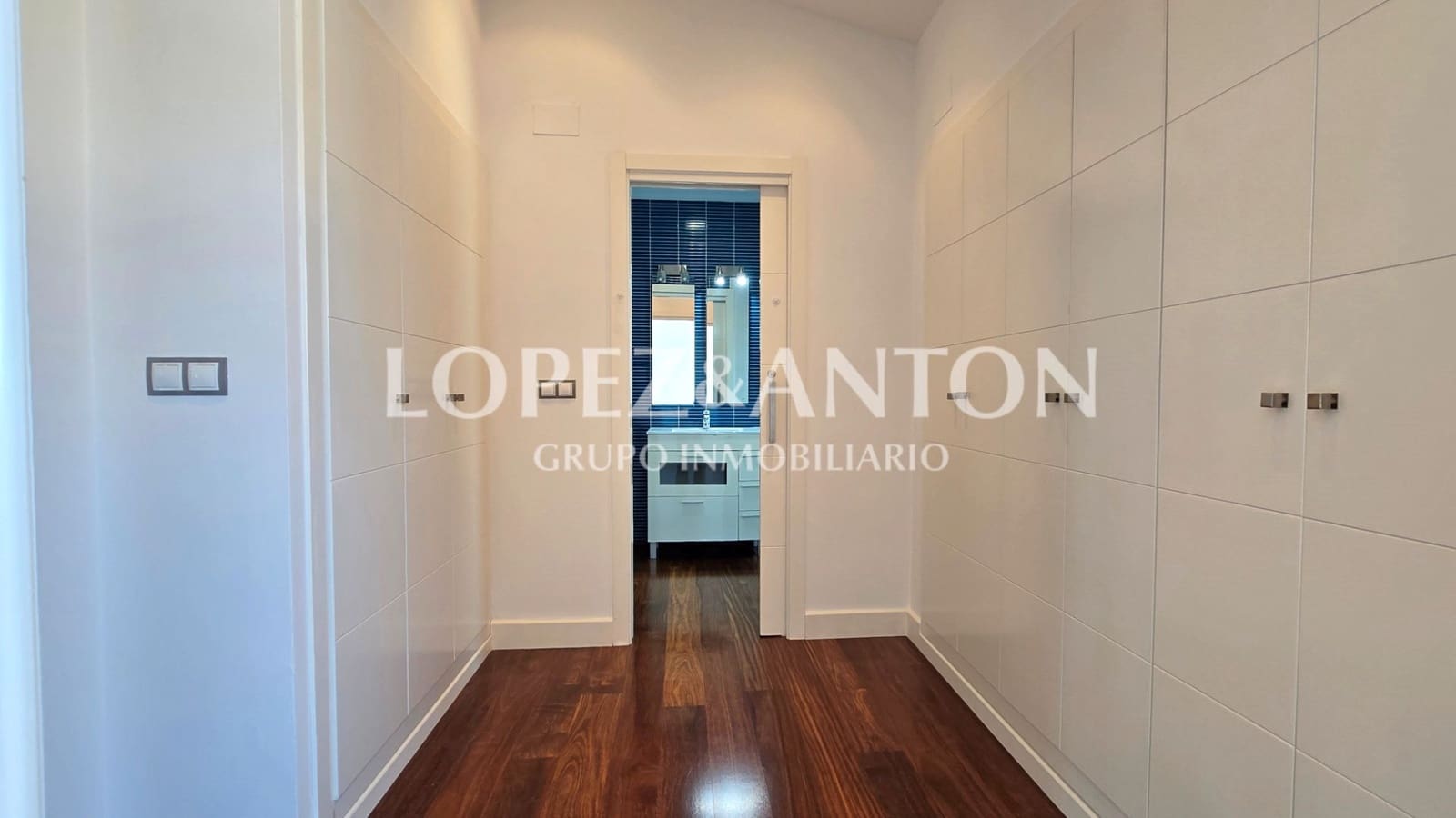 6 soveværelse Villa til salg i Paterna med swimmingpool garage - € 1.000.000 (Ref: 9164045)