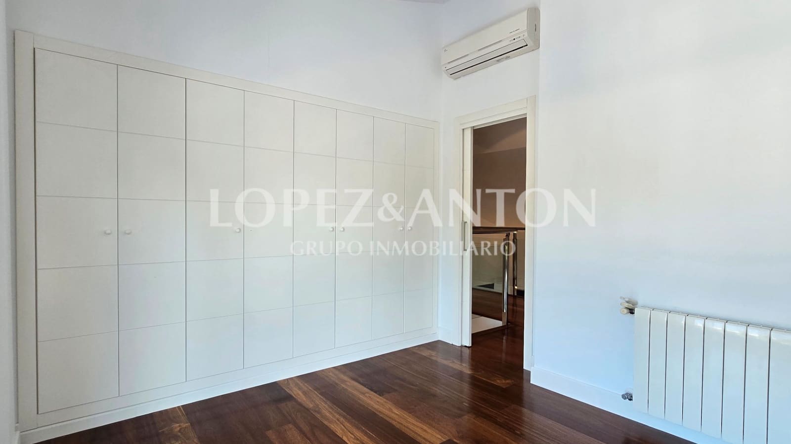 6 soveværelse Villa til salg i Paterna med swimmingpool garage - € 1.000.000 (Ref: 9164045)