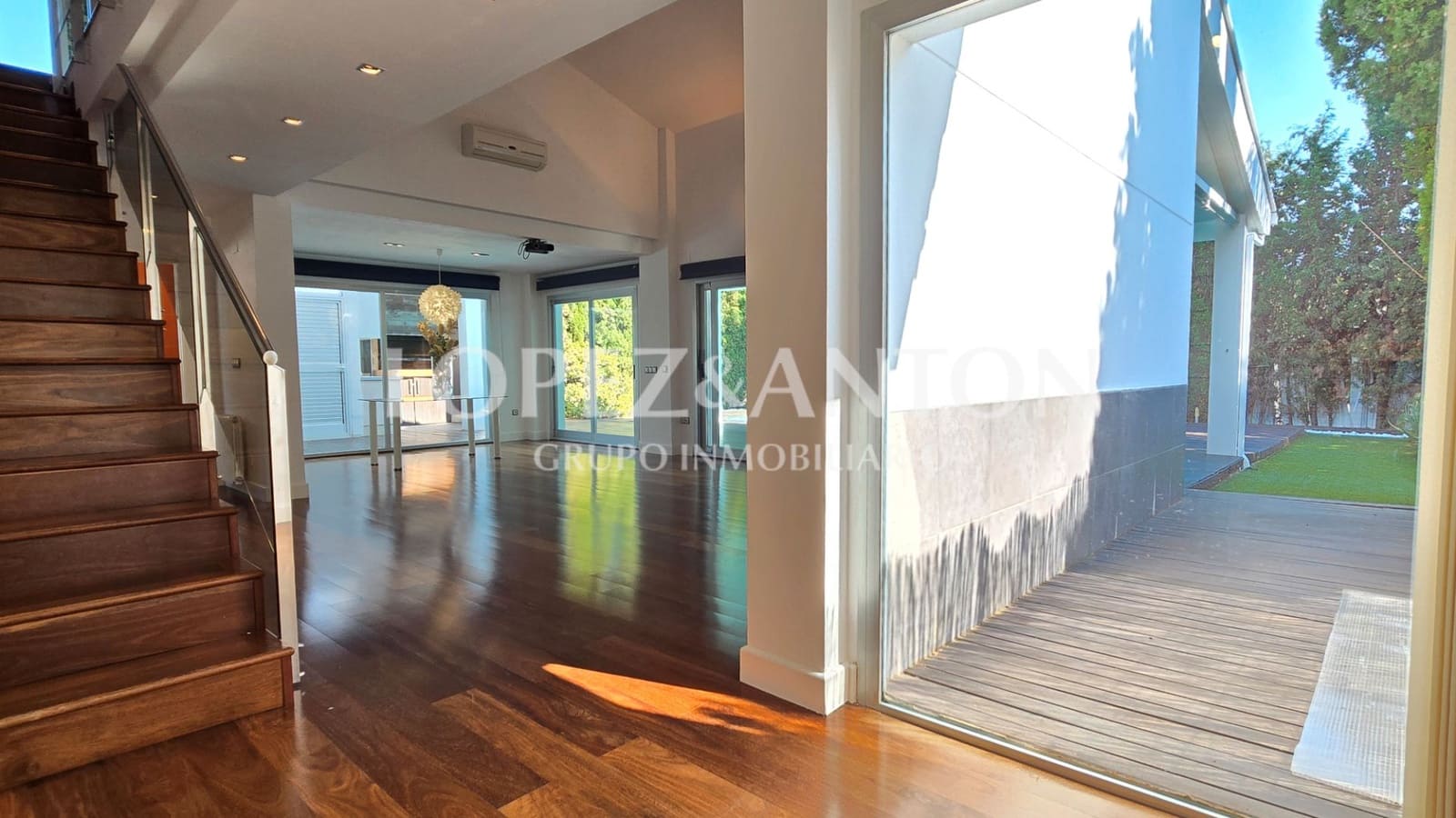 6 soveværelse Villa til salg i Paterna med swimmingpool garage - € 1.000.000 (Ref: 9164045)