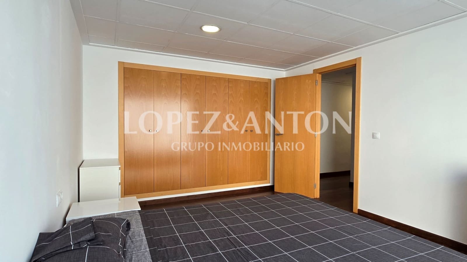 6 soveværelse Villa til salg i Paterna med swimmingpool garage - € 1.000.000 (Ref: 9164045)