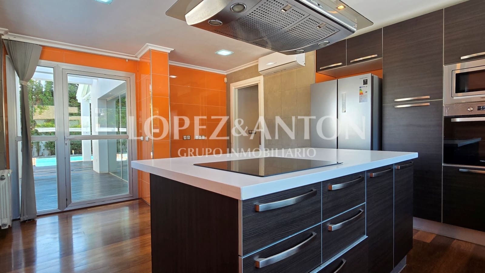 6 soveværelse Villa til salg i Paterna med swimmingpool garage - € 1.000.000 (Ref: 9164045)