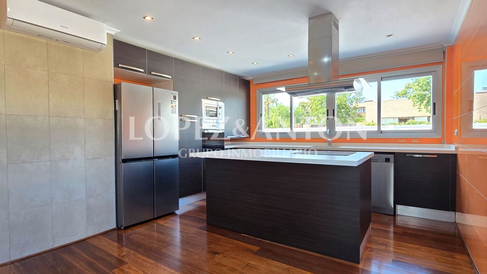 6 soveværelse Villa til salg i Paterna med swimmingpool garage - € 1.000.000 (Ref: 9164045)