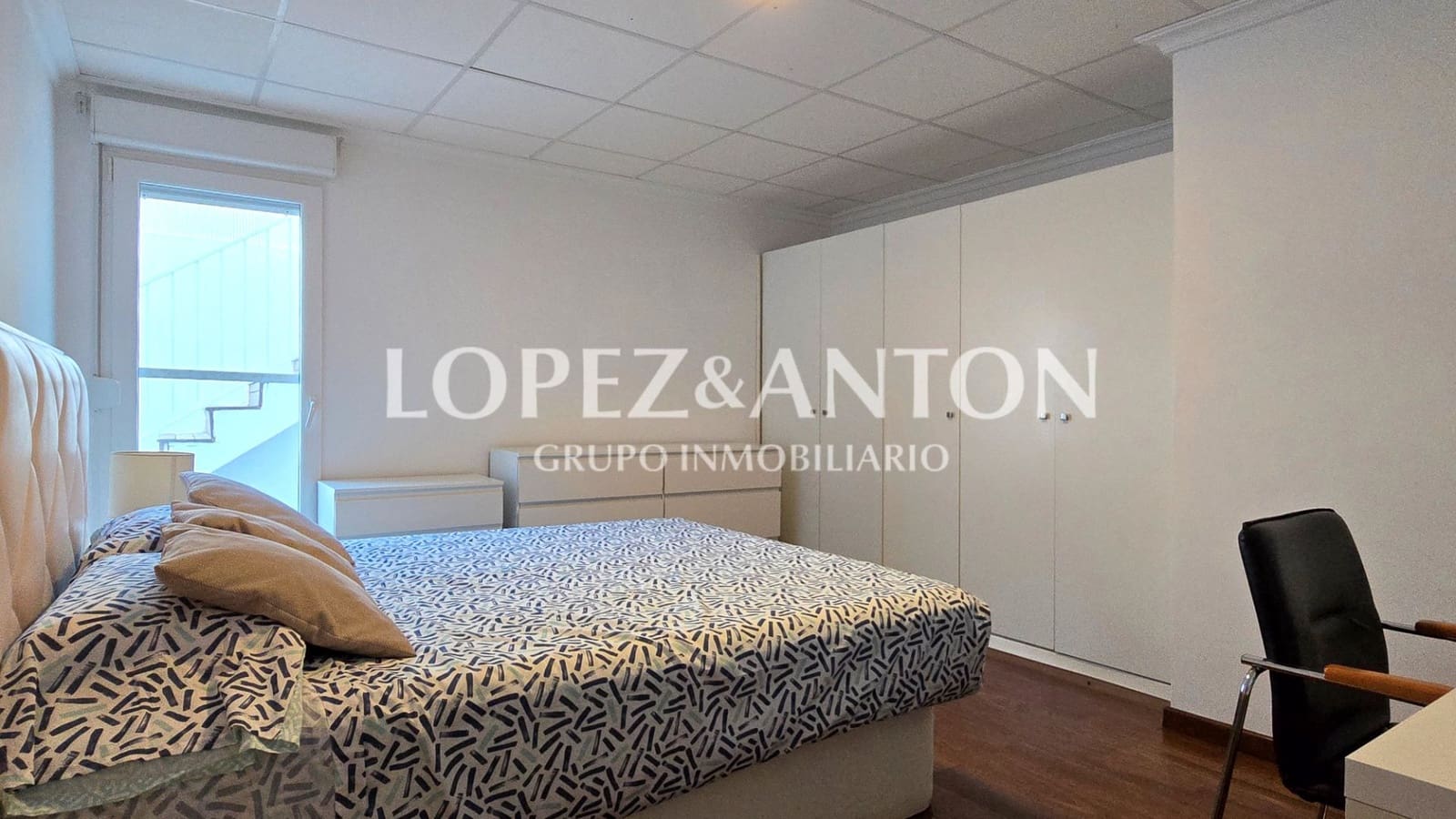 6 soveværelse Villa til salg i Paterna med swimmingpool garage - € 1.000.000 (Ref: 9164045)