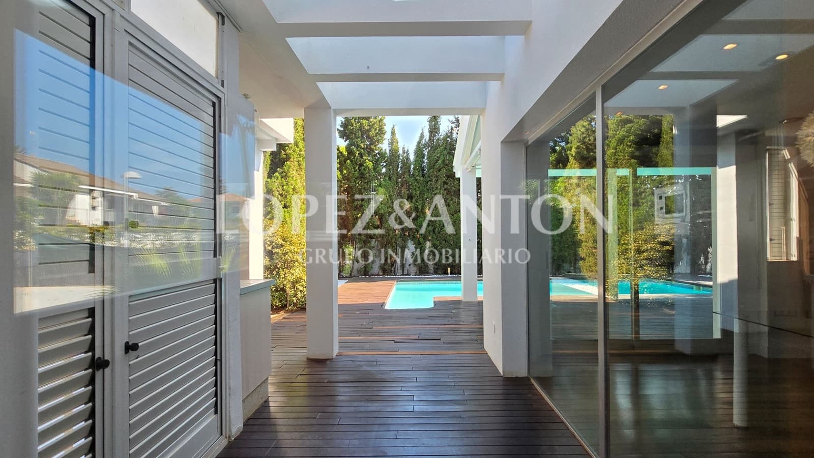 6 soveværelse Villa til salg i Paterna med swimmingpool garage - € 1.000.000 (Ref: 9164045)