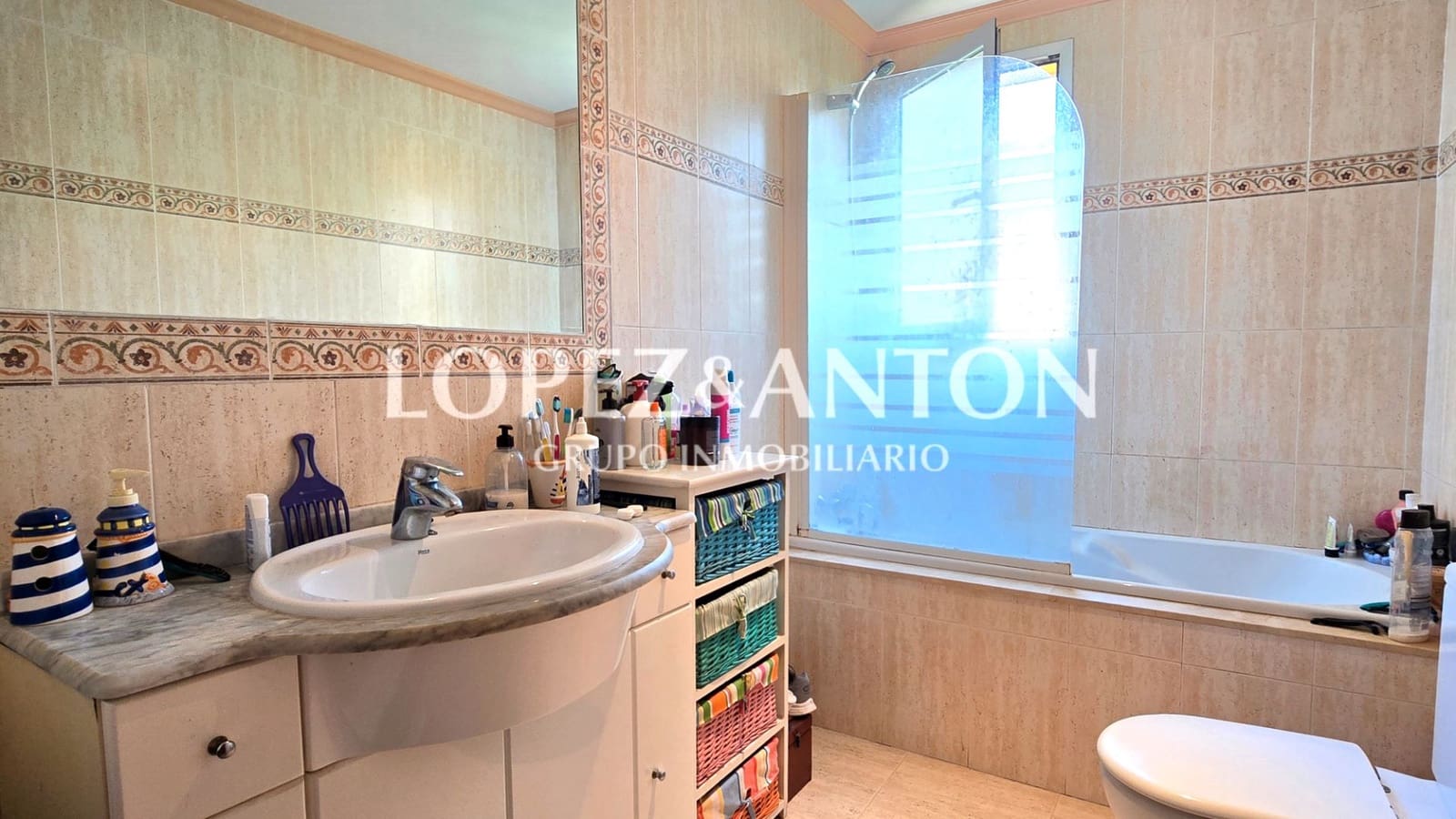 5 soveværelse Villa til salg i L'Eliana med swimmingpool garage - € 590.000 (Ref: 9187886)