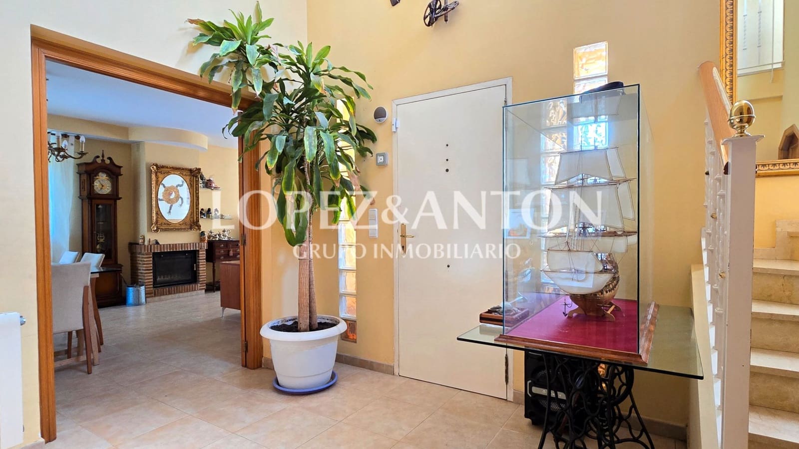 5 soveværelse Villa til salg i L'Eliana med swimmingpool garage - € 590.000 (Ref: 9187886)