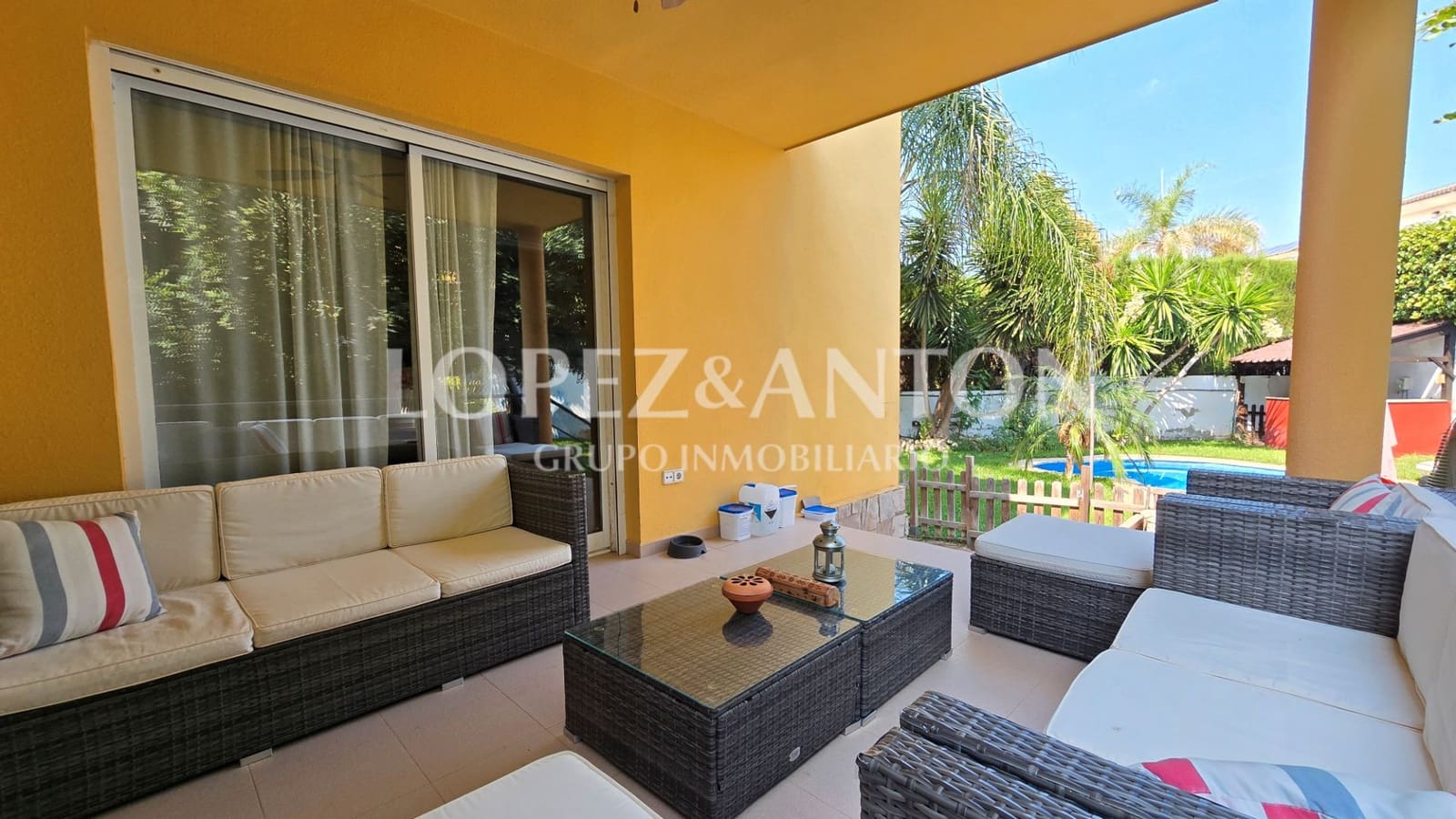 5 soveværelse Villa til salg i L'Eliana med swimmingpool garage - € 590.000 (Ref: 9187886)