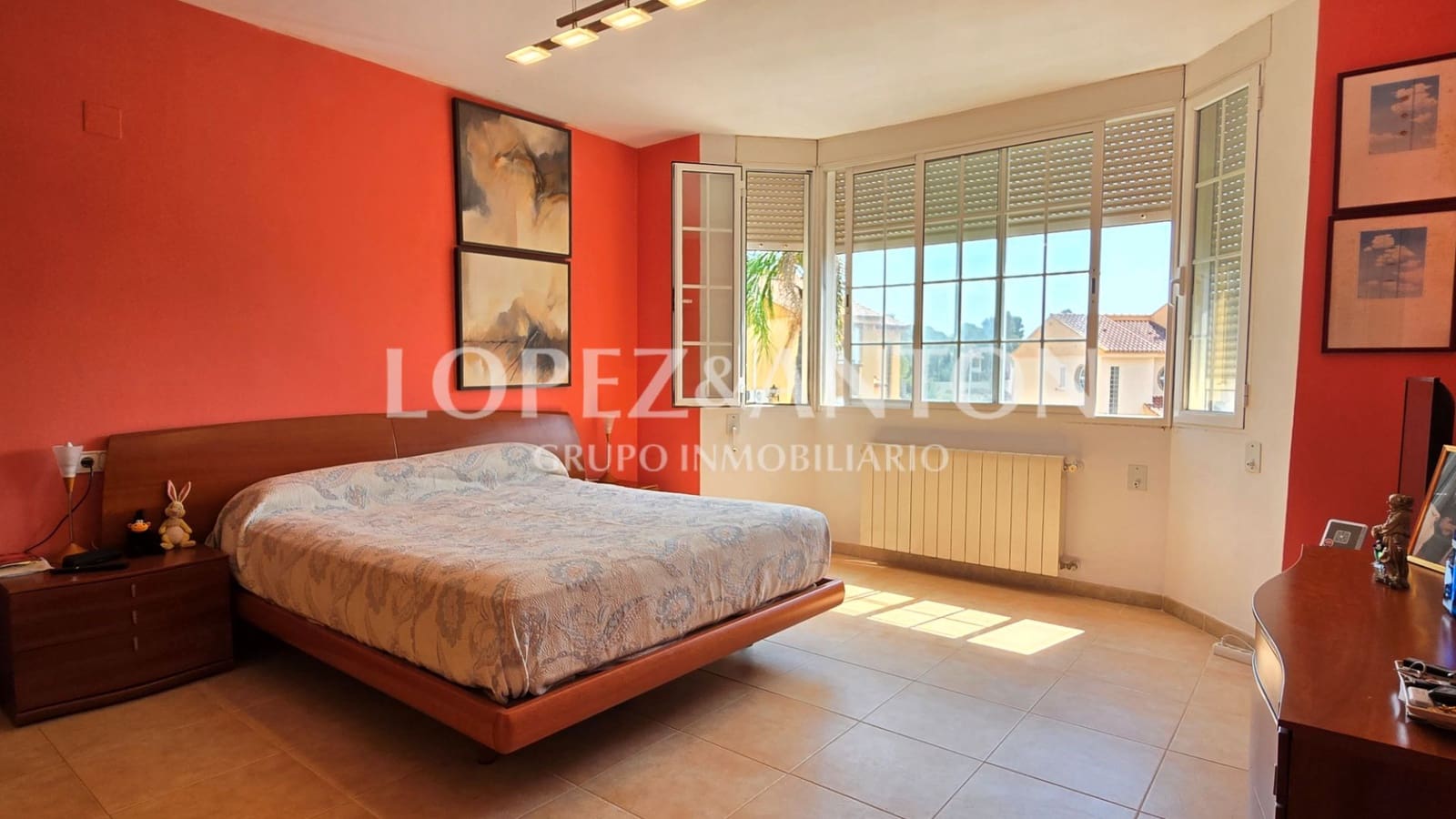 5 soveværelse Villa til salg i L'Eliana med swimmingpool garage - € 590.000 (Ref: 9187886)