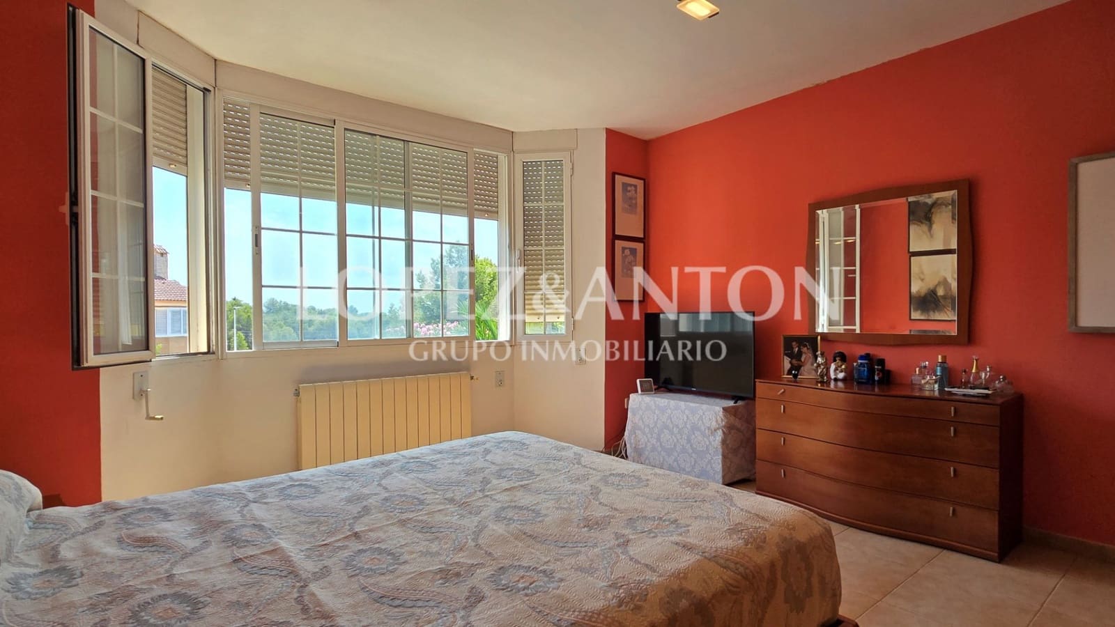 5 soveværelse Villa til salg i L'Eliana med swimmingpool garage - € 590.000 (Ref: 9187886)