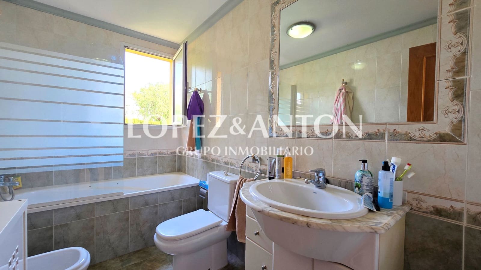 5 soveværelse Villa til salg i L'Eliana med swimmingpool garage - € 590.000 (Ref: 9187886)