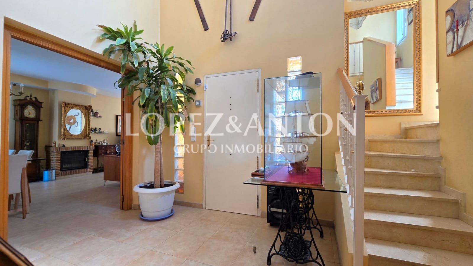 5 soveværelse Villa til salg i L'Eliana med swimmingpool garage - € 590.000 (Ref: 9187886)