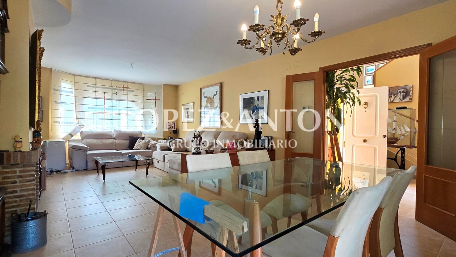 5 soveværelse Villa til salg i L'Eliana med swimmingpool garage - € 590.000 (Ref: 9187886)