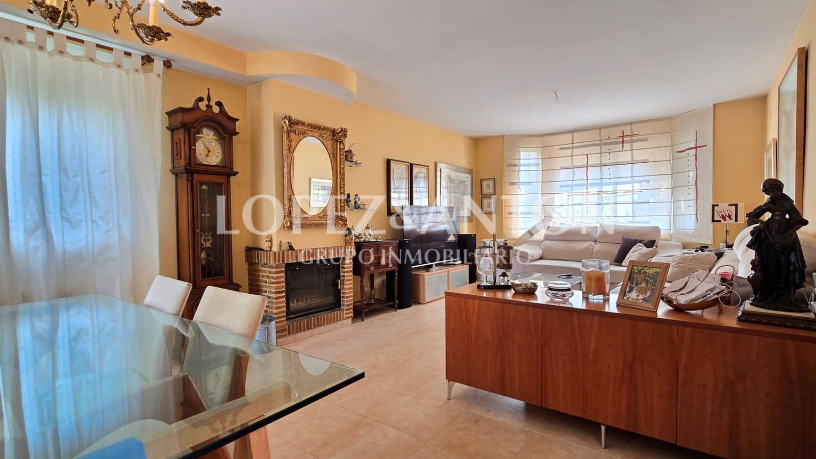 5 soveværelse Villa til salg i L'Eliana med swimmingpool garage - € 590.000 (Ref: 9187886)