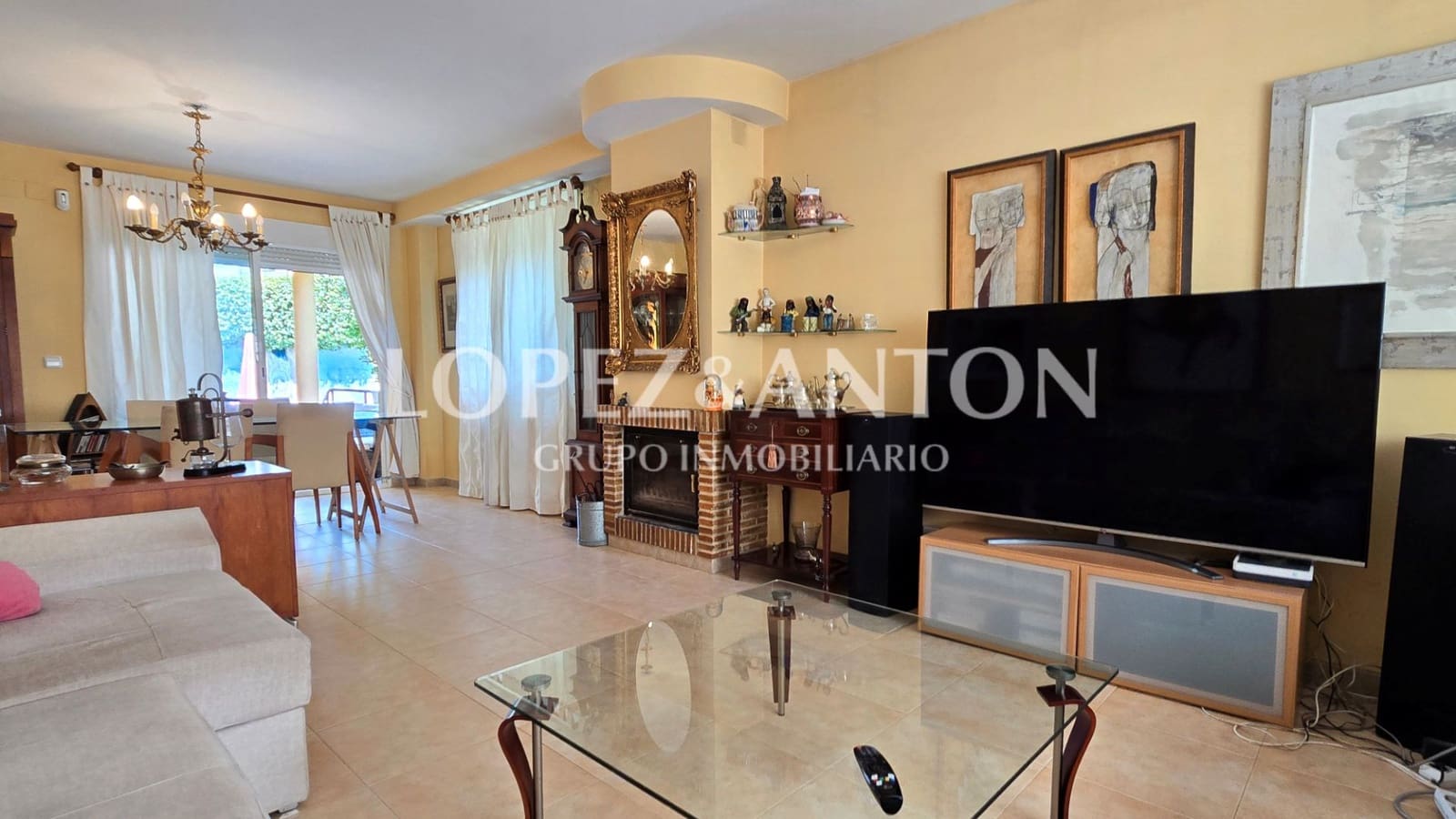 5 soveværelse Villa til salg i L'Eliana med swimmingpool garage - € 590.000 (Ref: 9187886)