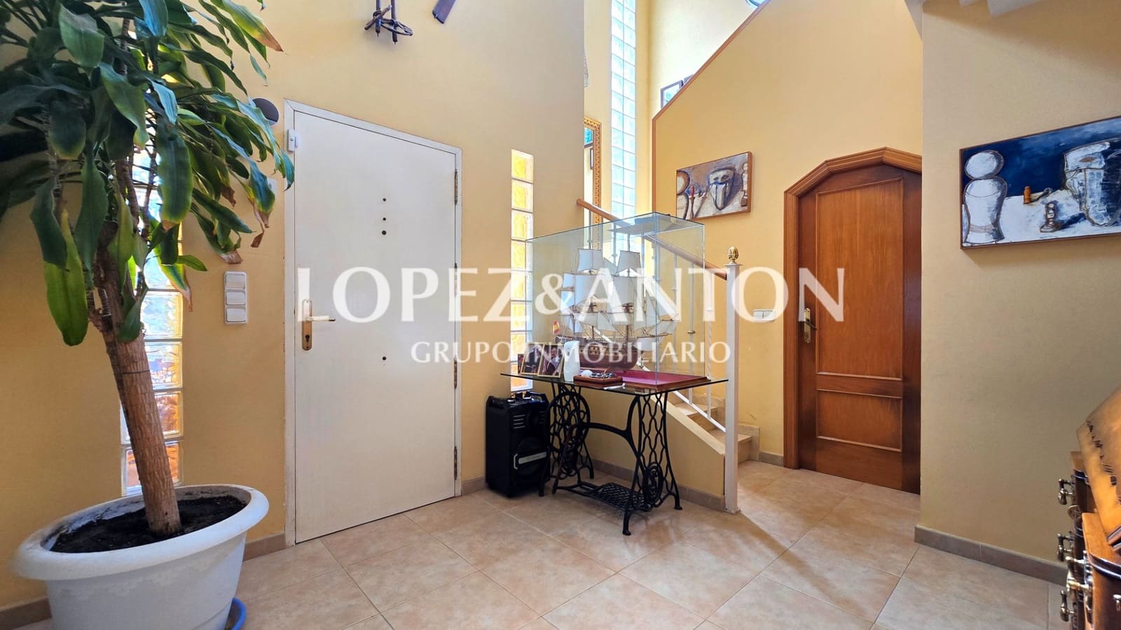 5 soveværelse Villa til salg i L'Eliana med swimmingpool garage - € 590.000 (Ref: 9187886)