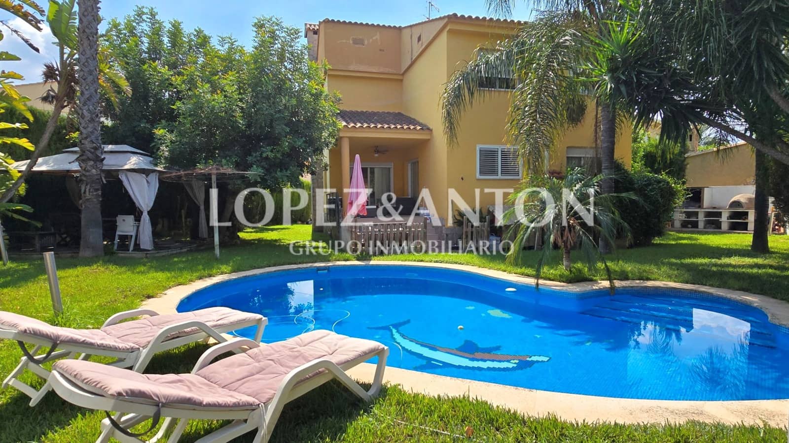 5 soveværelse Villa til salg i L'Eliana med swimmingpool garage - € 590.000 (Ref: 9187886)