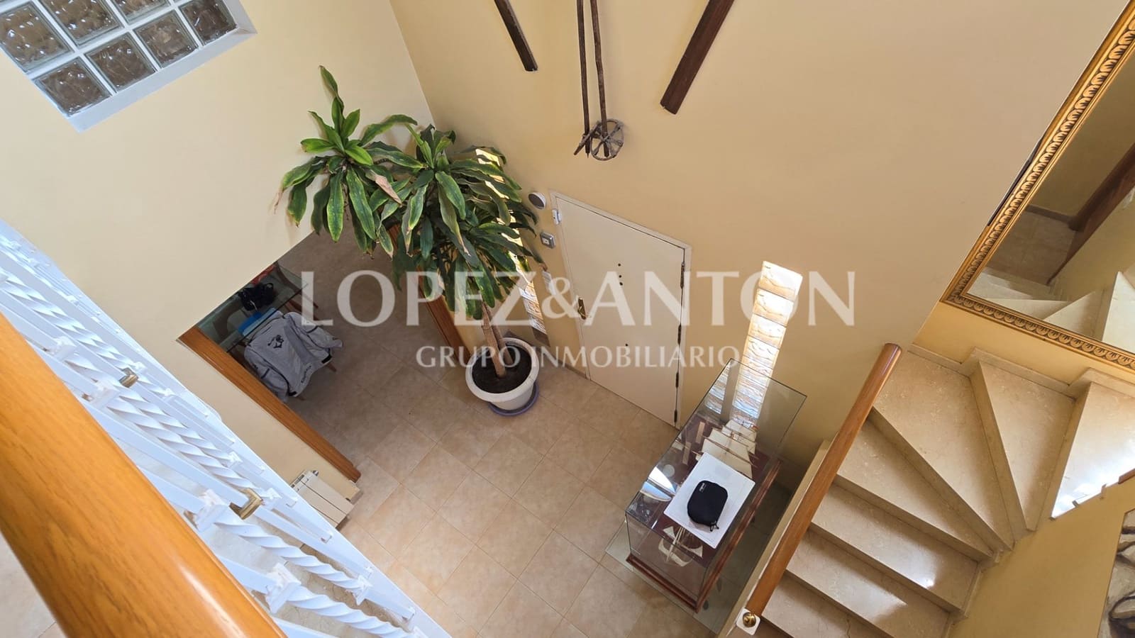 5 soveværelse Villa til salg i L'Eliana med swimmingpool garage - € 590.000 (Ref: 9187886)