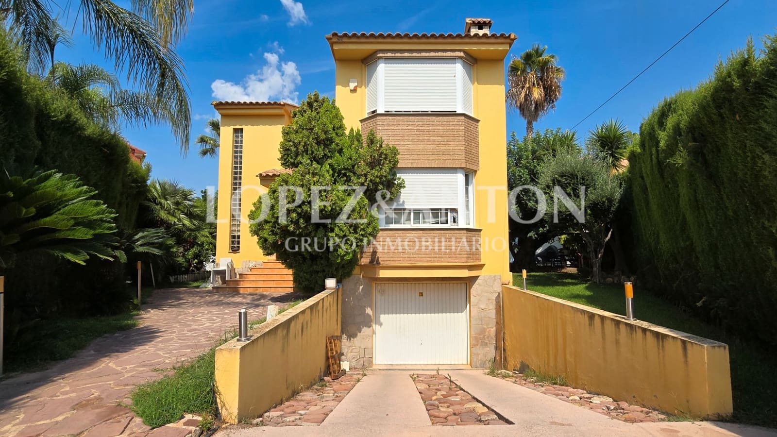 5 soveværelse Villa til salg i L'Eliana med swimmingpool garage - € 590.000 (Ref: 9187886)