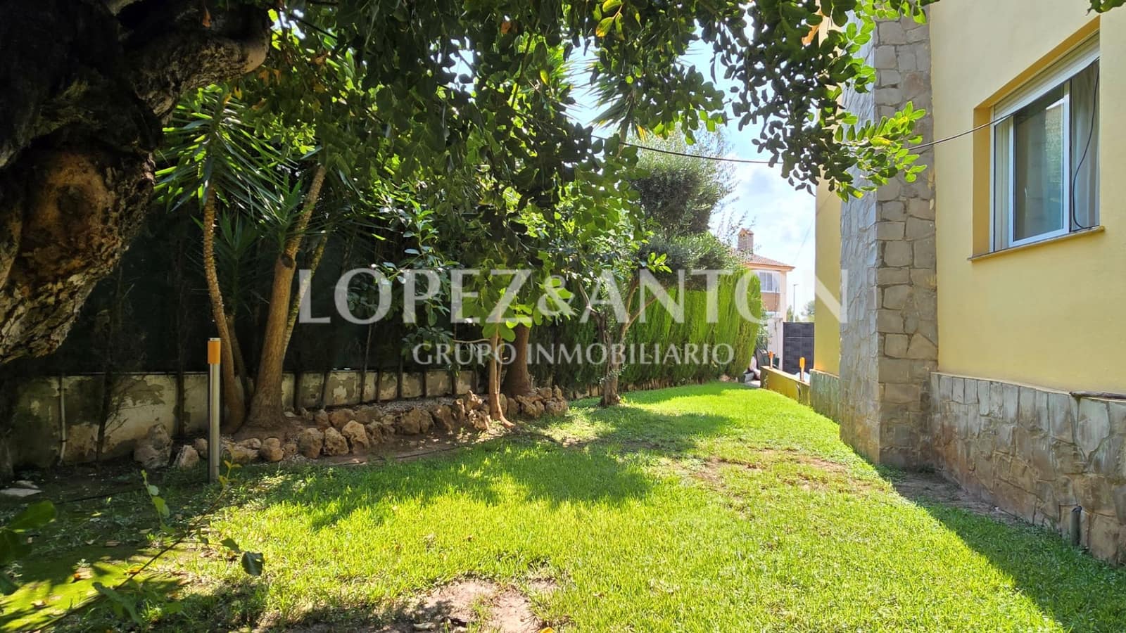 5 soveværelse Villa til salg i L'Eliana med swimmingpool garage - € 590.000 (Ref: 9187886)