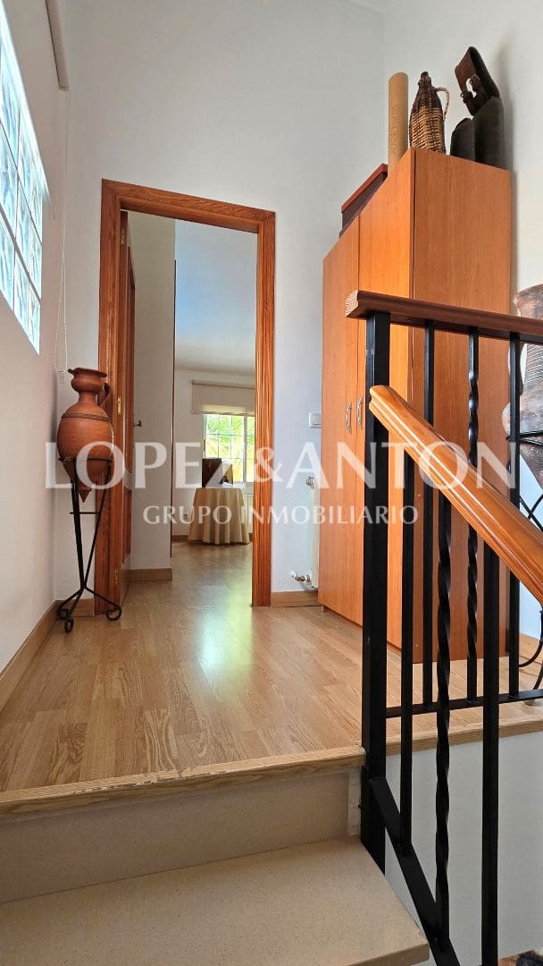 3 soverom Villa til salgs i La Pobla de Vallbona med svømmebasseng garasje - € 450 000 (Ref: 9253960)