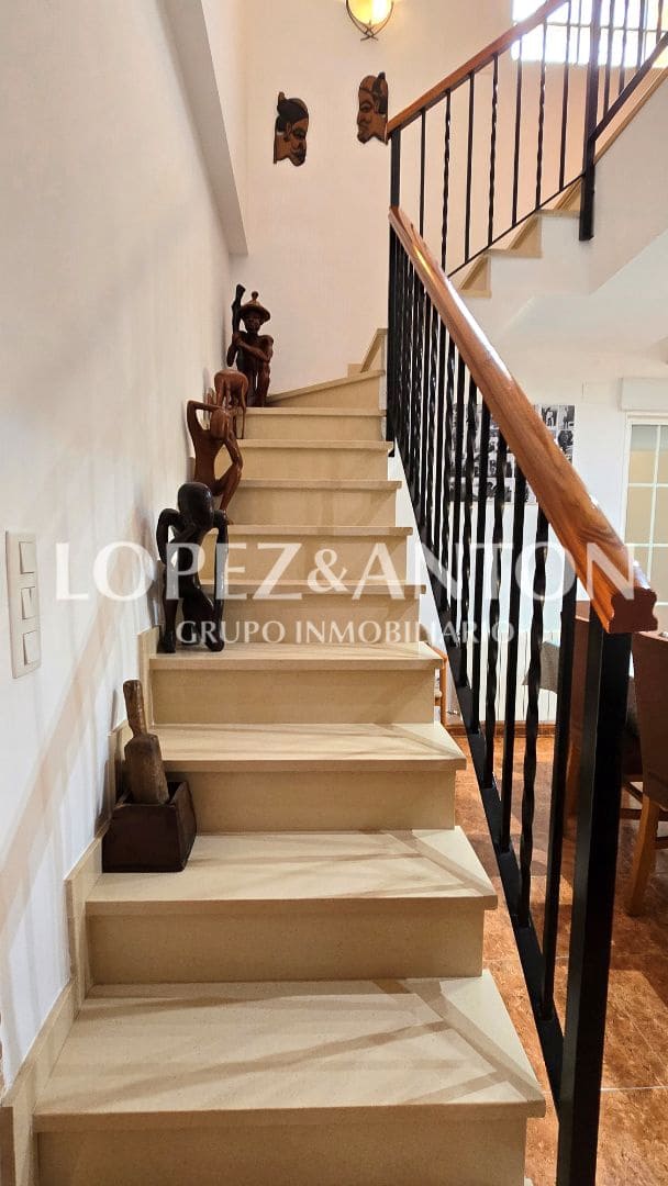 3 soverom Villa til salgs i La Pobla de Vallbona med svømmebasseng garasje - € 450 000 (Ref: 9253960)