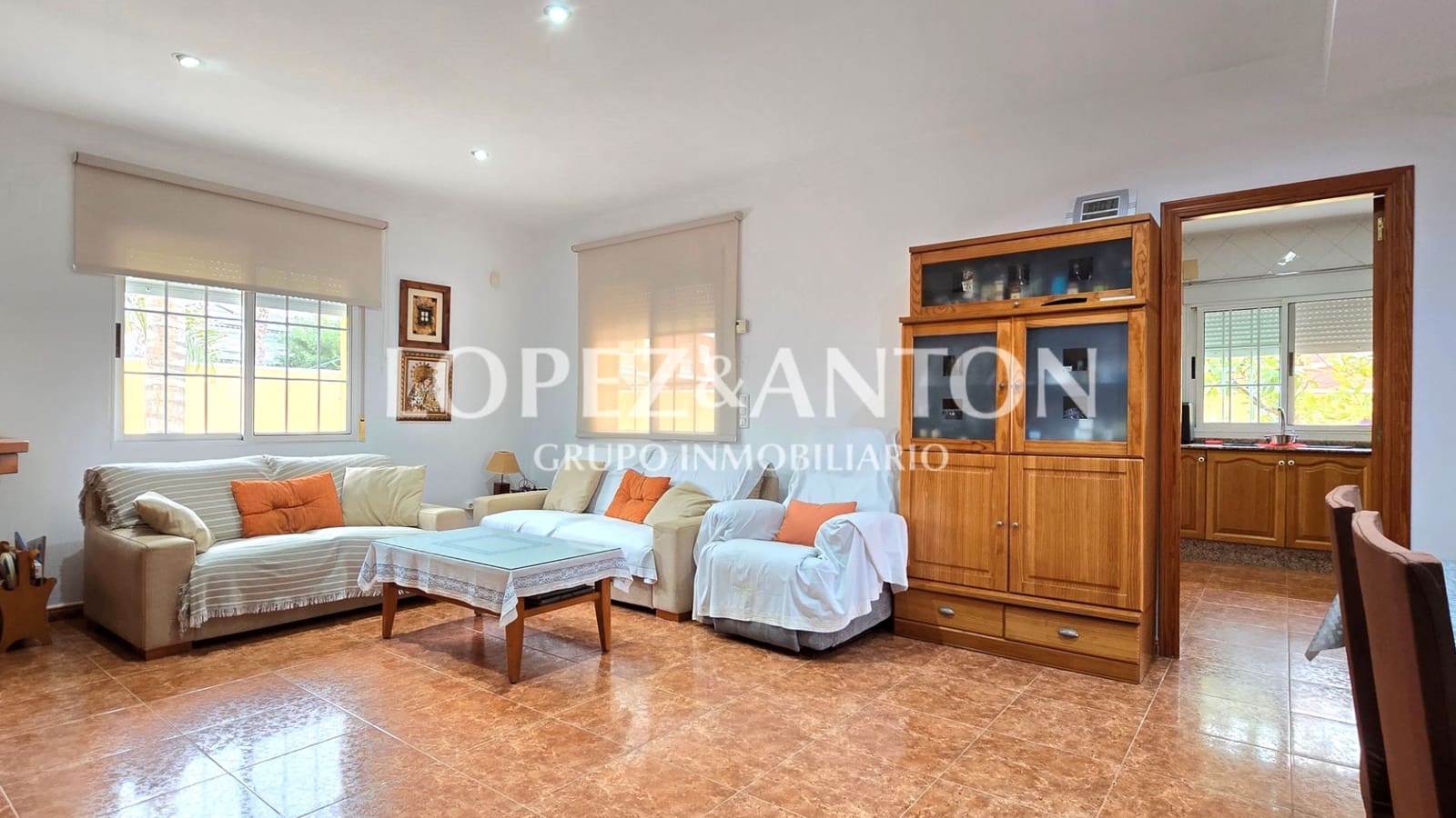 3 soverom Villa til salgs i La Pobla de Vallbona med svømmebasseng garasje - € 450 000 (Ref: 9253960)