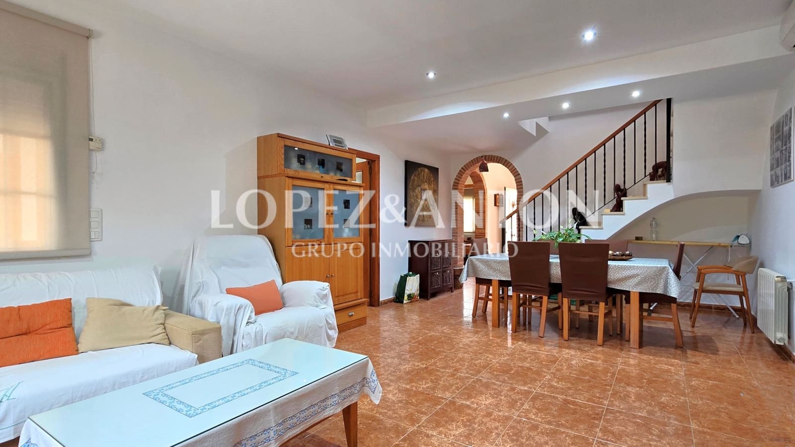 3 soverom Villa til salgs i La Pobla de Vallbona med svømmebasseng garasje - € 450 000 (Ref: 9253960)