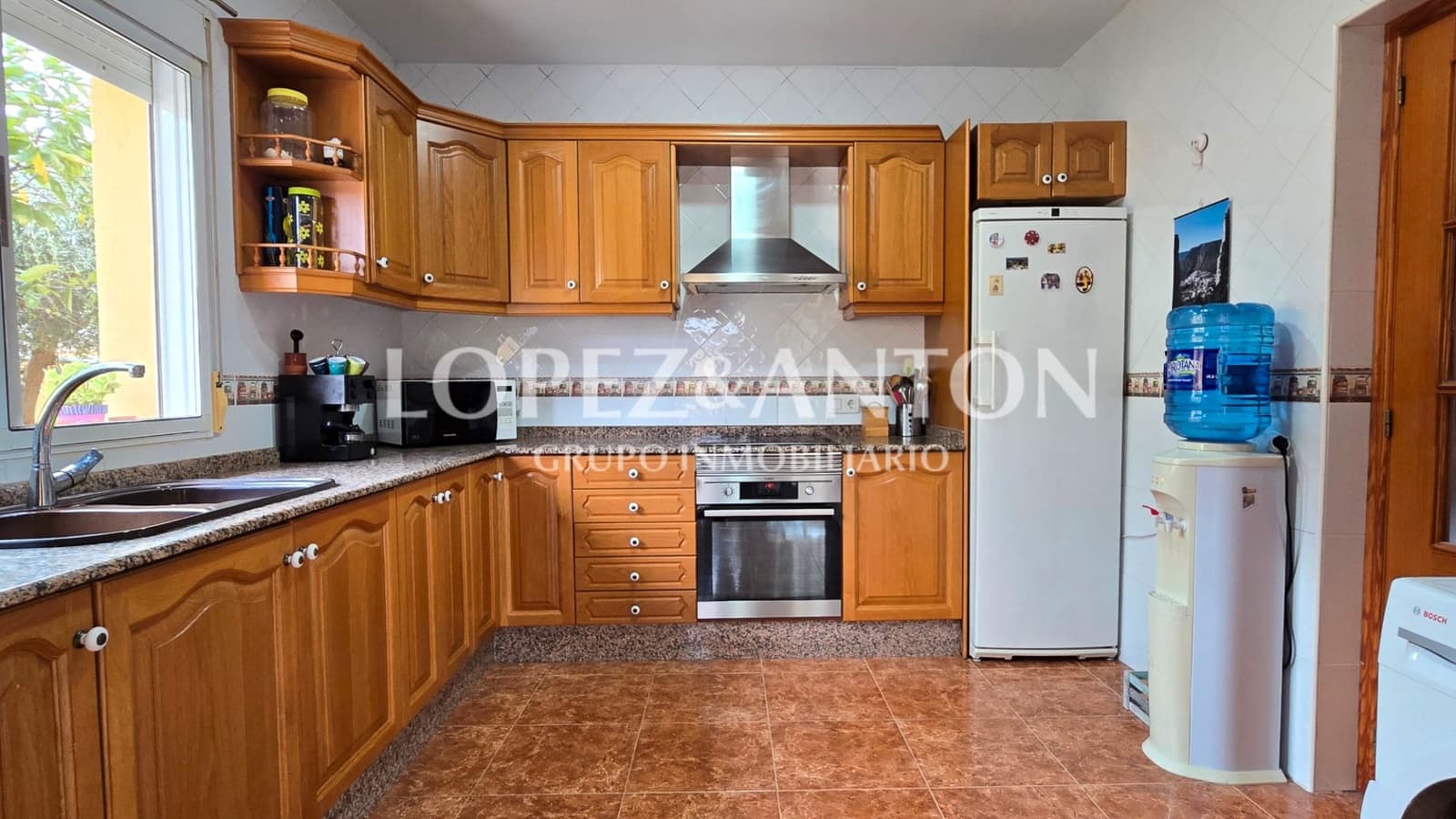 3 soverom Villa til salgs i La Pobla de Vallbona med svømmebasseng garasje - € 450 000 (Ref: 9253960)