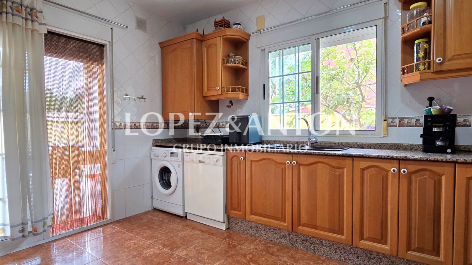 3 soverom Villa til salgs i La Pobla de Vallbona med svømmebasseng garasje - € 450 000 (Ref: 9253960)