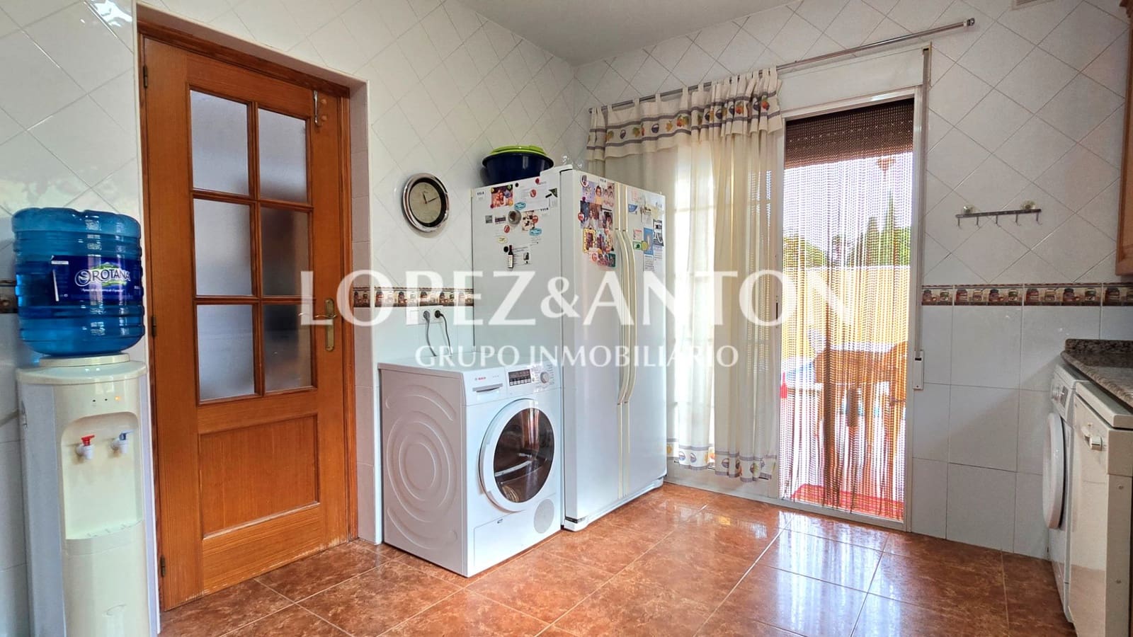 3 soverom Villa til salgs i La Pobla de Vallbona med svømmebasseng garasje - € 450 000 (Ref: 9253960)