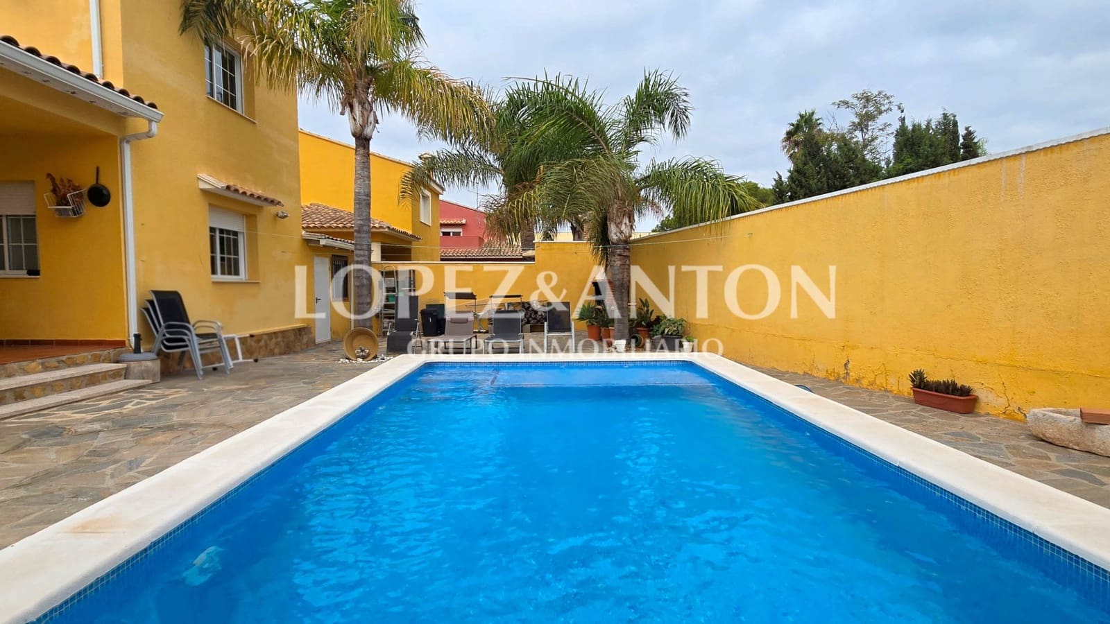 3 soverom Villa til salgs i La Pobla de Vallbona med svømmebasseng garasje - € 450 000 (Ref: 9253960)