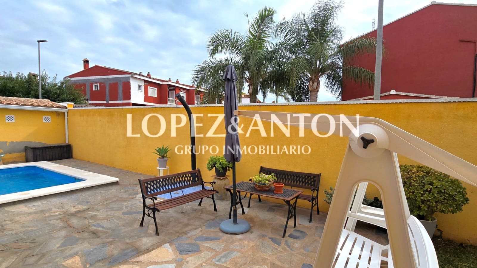 3 soverom Villa til salgs i La Pobla de Vallbona med svømmebasseng garasje - € 450 000 (Ref: 9253960)