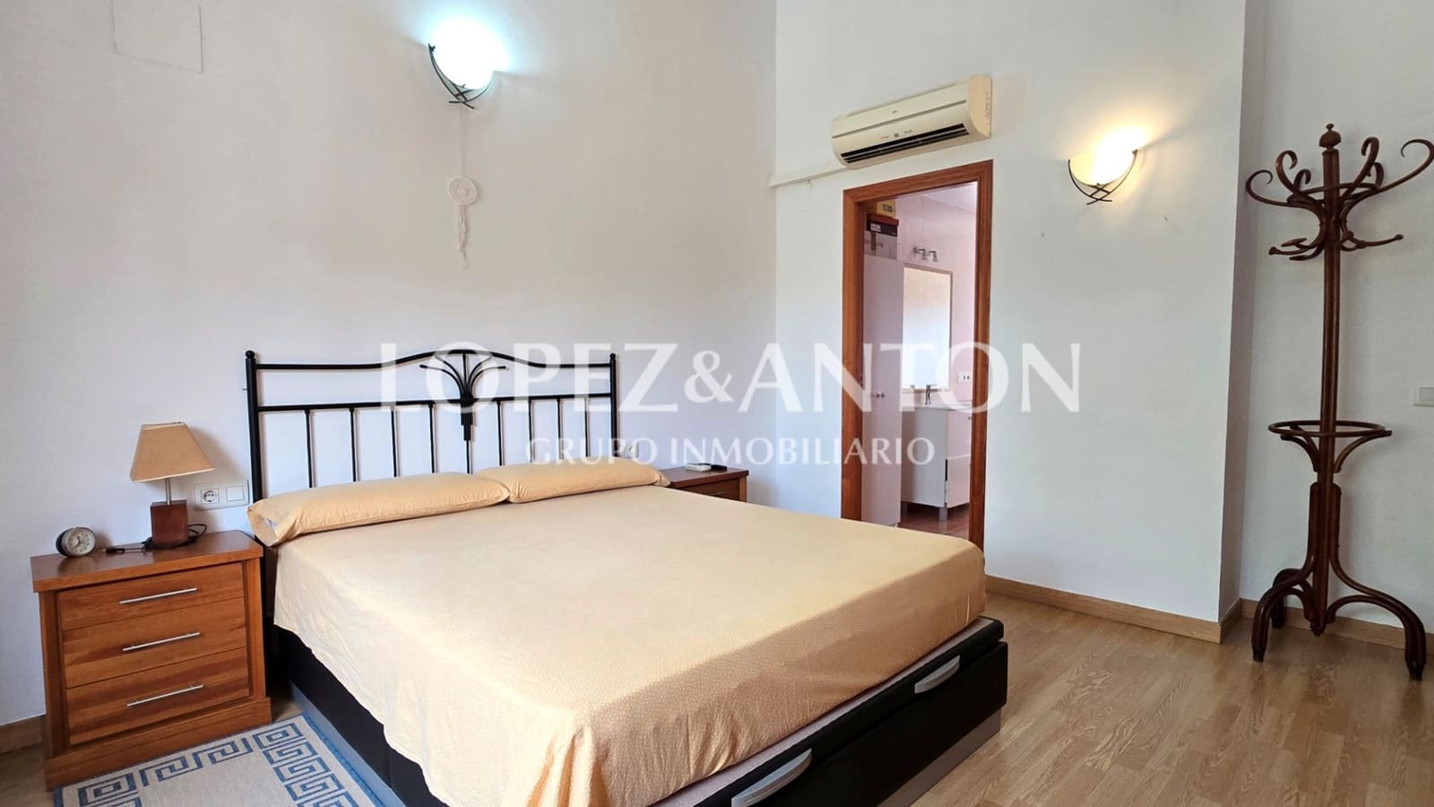 3 soverom Villa til salgs i La Pobla de Vallbona med svømmebasseng garasje - € 450 000 (Ref: 9253960)