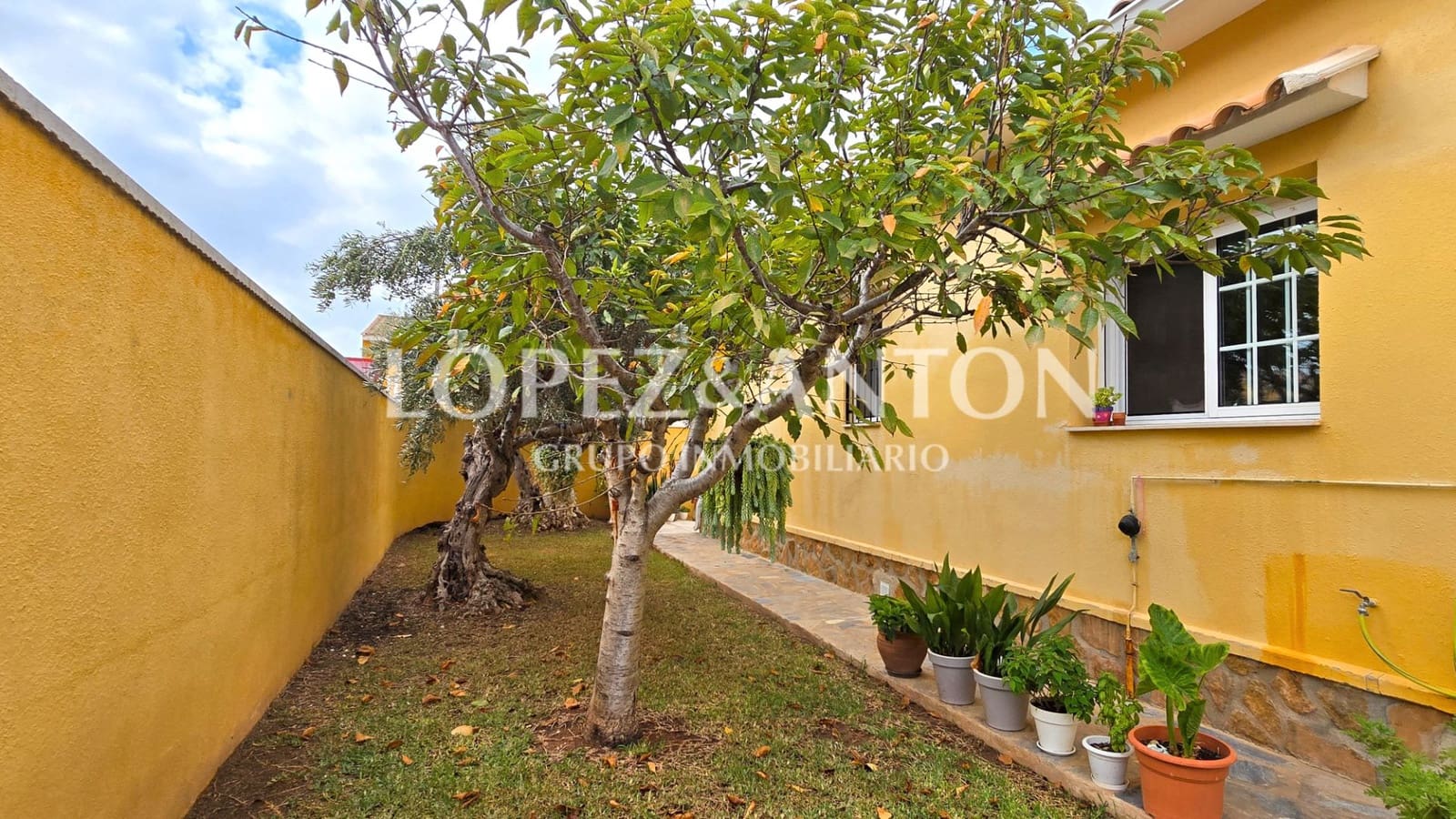 3 soverom Villa til salgs i La Pobla de Vallbona med svømmebasseng garasje - € 450 000 (Ref: 9253960)