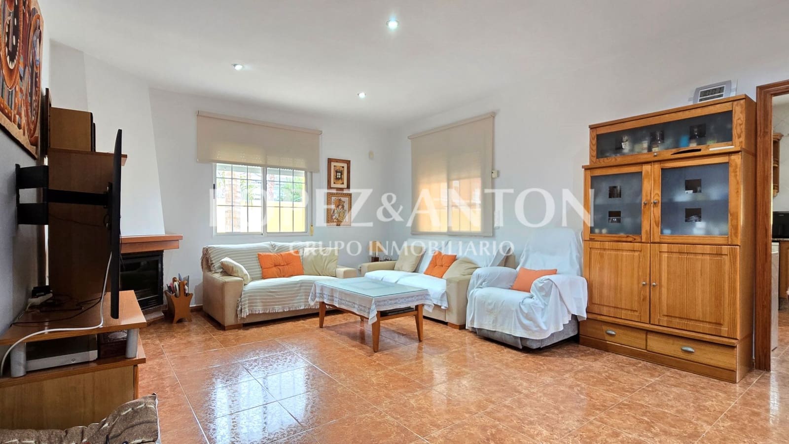 3 soverom Villa til salgs i La Pobla de Vallbona med svømmebasseng garasje - € 450 000 (Ref: 9253960)