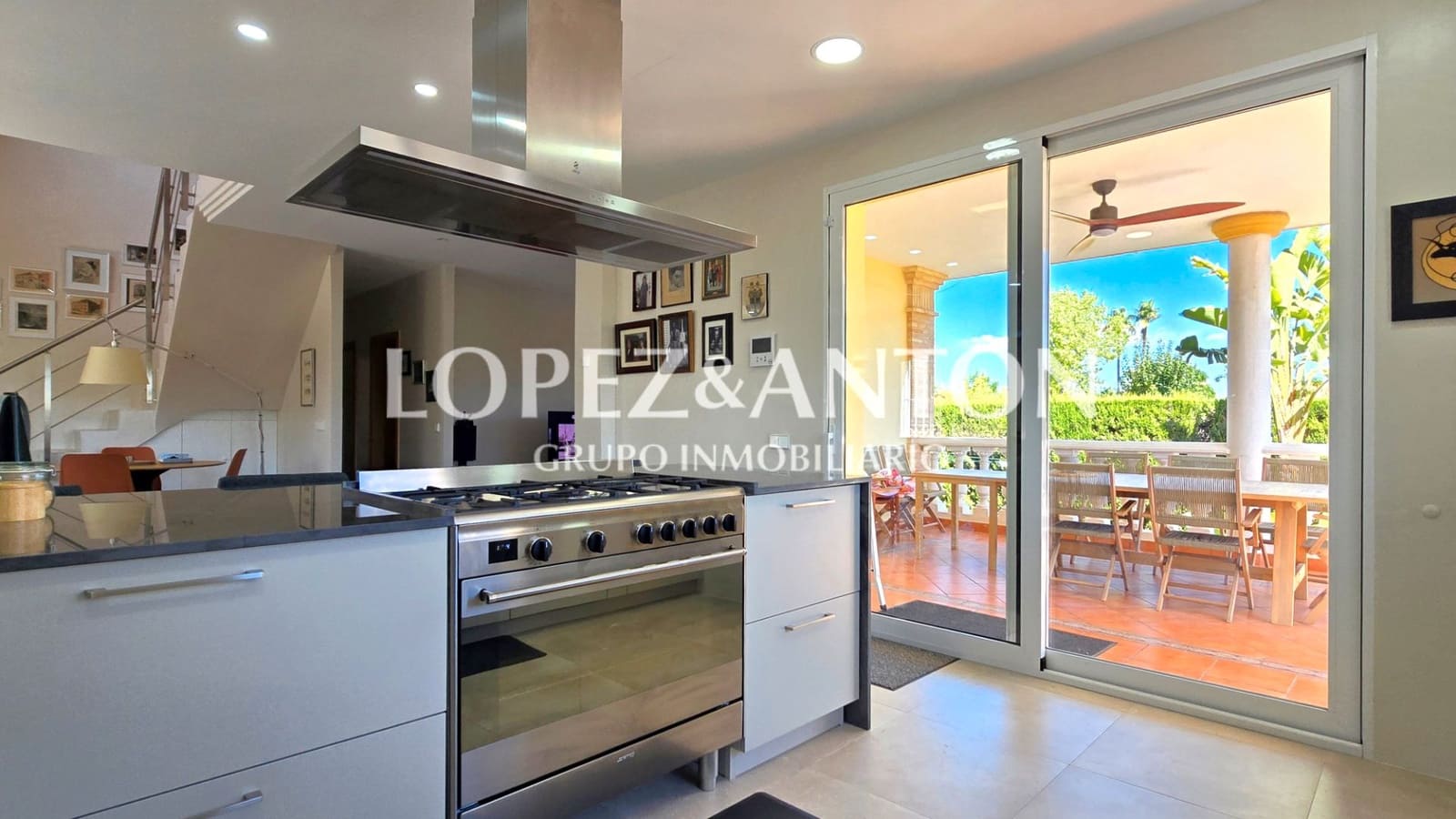 4 soverom Villa til salgs i San Antonio de Benageber med svømmebasseng garasje - € 720 000 (Ref: 9254419)