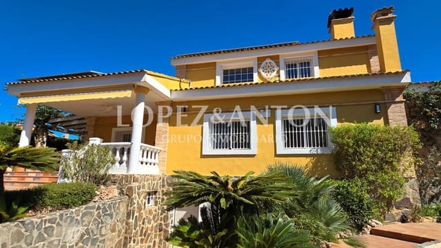 4 soverom Villa til salgs i San Antonio de Benagéber med svømmebasseng garasje - € 720 000 (Ref: 9254419)