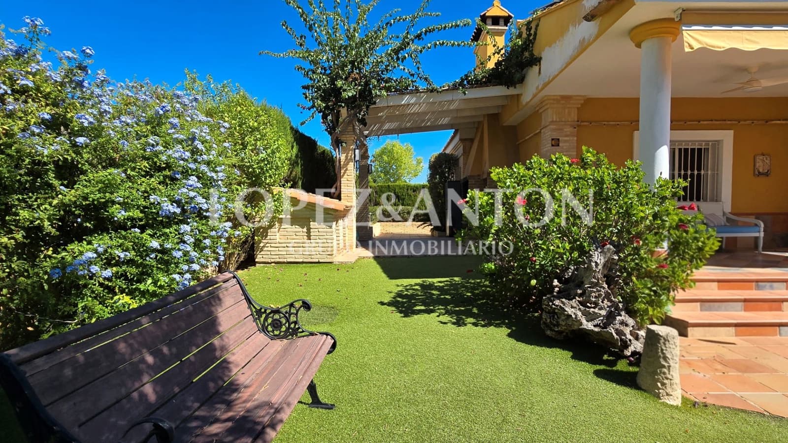 4 soverom Villa til salgs i San Antonio de Benageber med svømmebasseng garasje - € 720 000 (Ref: 9254419)