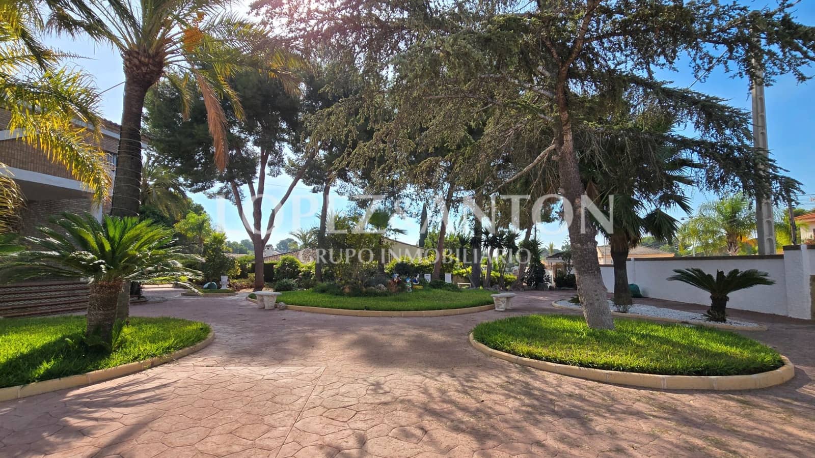 4 soverom Villa til salgs i L'Eliana med svømmebasseng garasje - € 1 100 000 (Ref: 9278508)