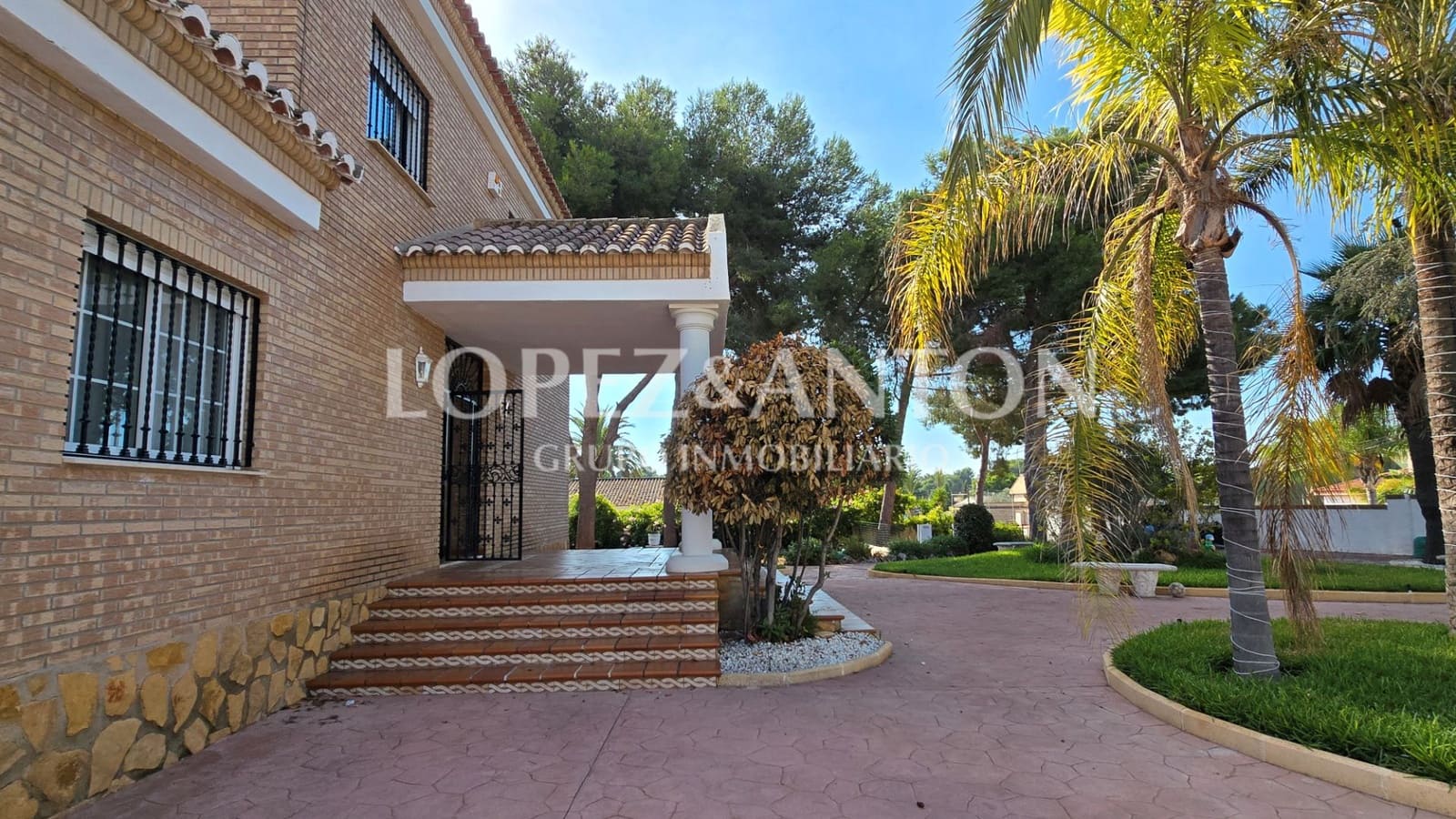 4 soverom Villa til salgs i L'Eliana med svømmebasseng garasje - € 1 100 000 (Ref: 9278508)