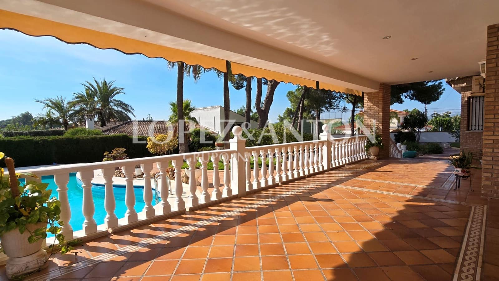 4 soverom Villa til salgs i L'Eliana med svømmebasseng garasje - € 1 100 000 (Ref: 9278508)