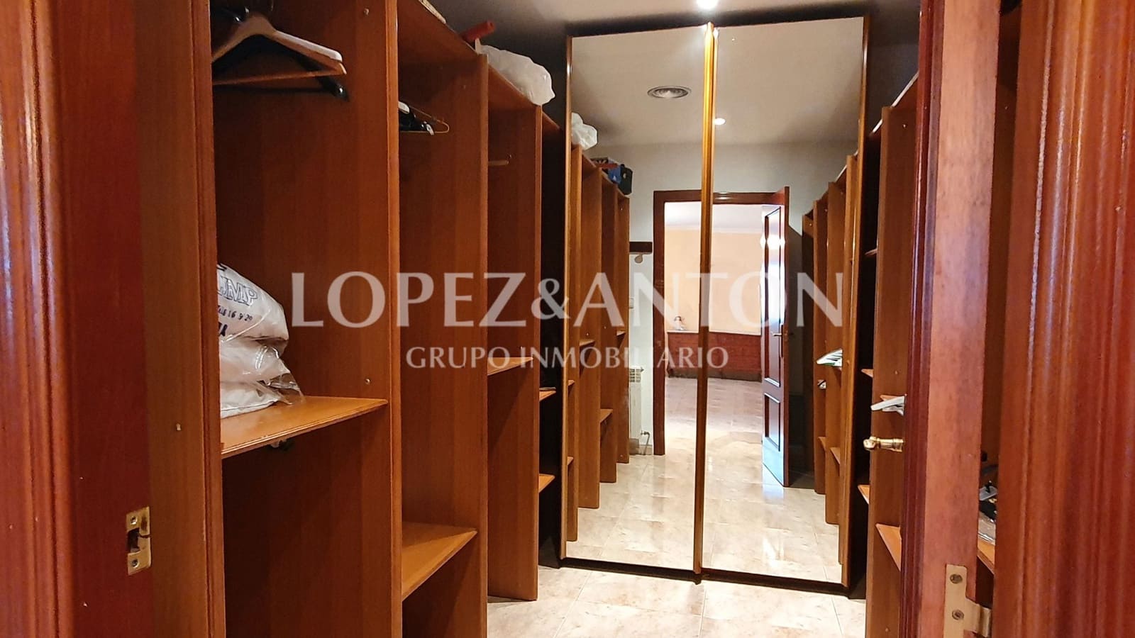 4 soverom Villa til salgs i L'Eliana med svømmebasseng garasje - € 1 100 000 (Ref: 9278508)