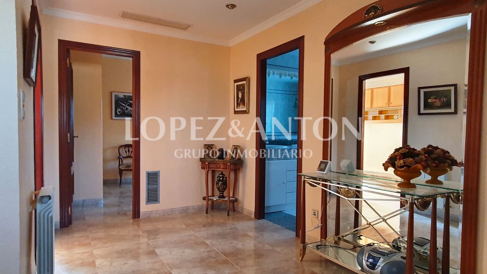 4 soverom Villa til salgs i L'Eliana med svømmebasseng garasje - € 1 100 000 (Ref: 9278508)