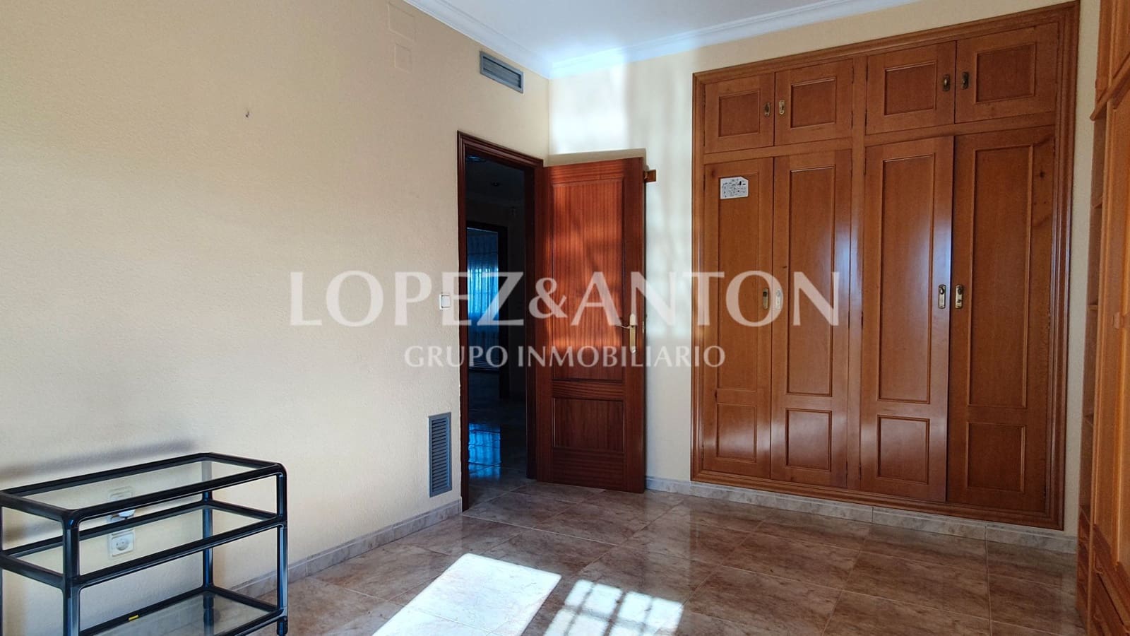 4 soverom Villa til salgs i L'Eliana med svømmebasseng garasje - € 1 100 000 (Ref: 9278508)