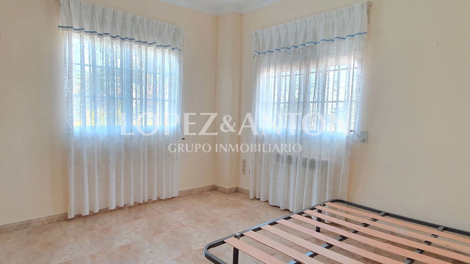 4 soverom Villa til salgs i L'Eliana med svømmebasseng garasje - € 1 100 000 (Ref: 9278508)