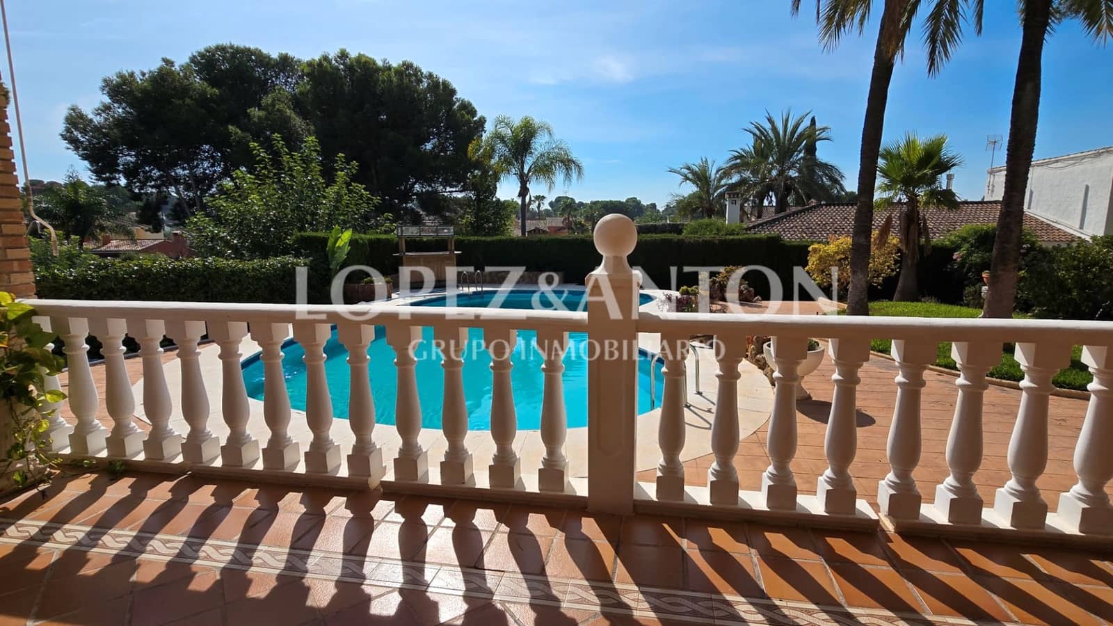 4 soverom Villa til salgs i L'Eliana med svømmebasseng garasje - € 1 100 000 (Ref: 9278508)